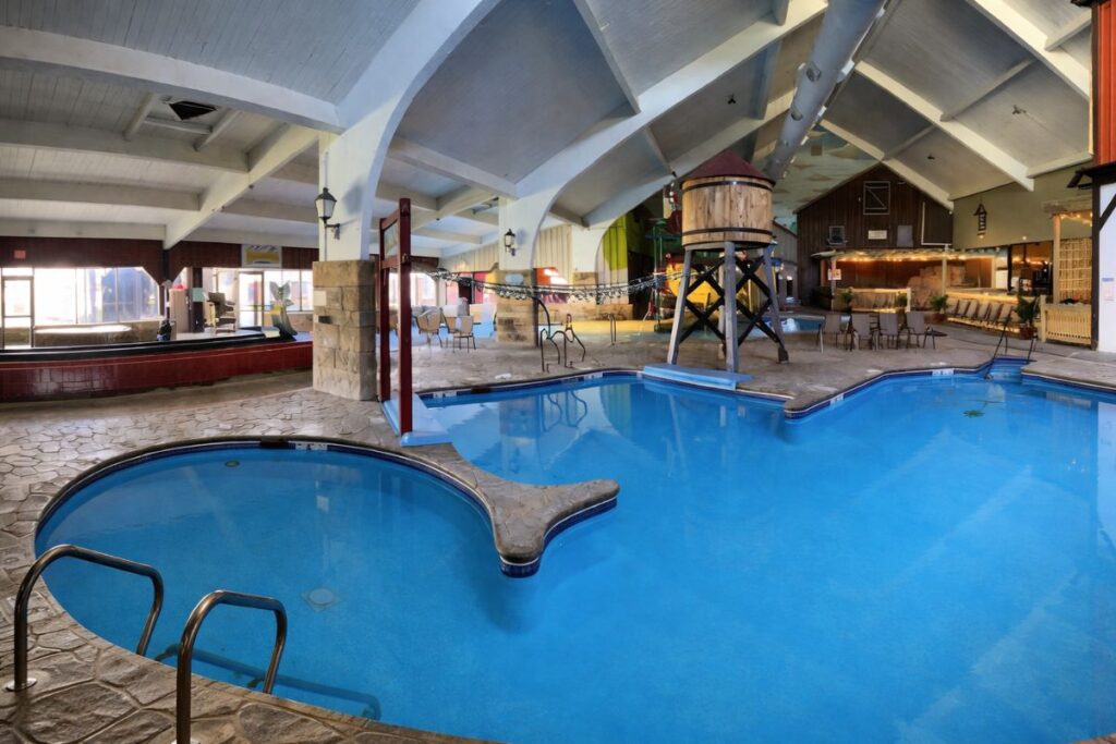 Wasserbahn Waterpark Smock Hotel & Resort